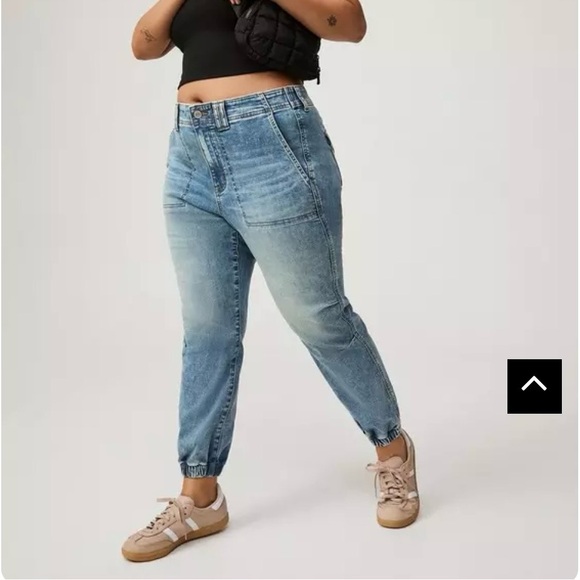 Torrid Curve Denim - Torrid Soft Light Wash Denim Jogger Jeans - Women